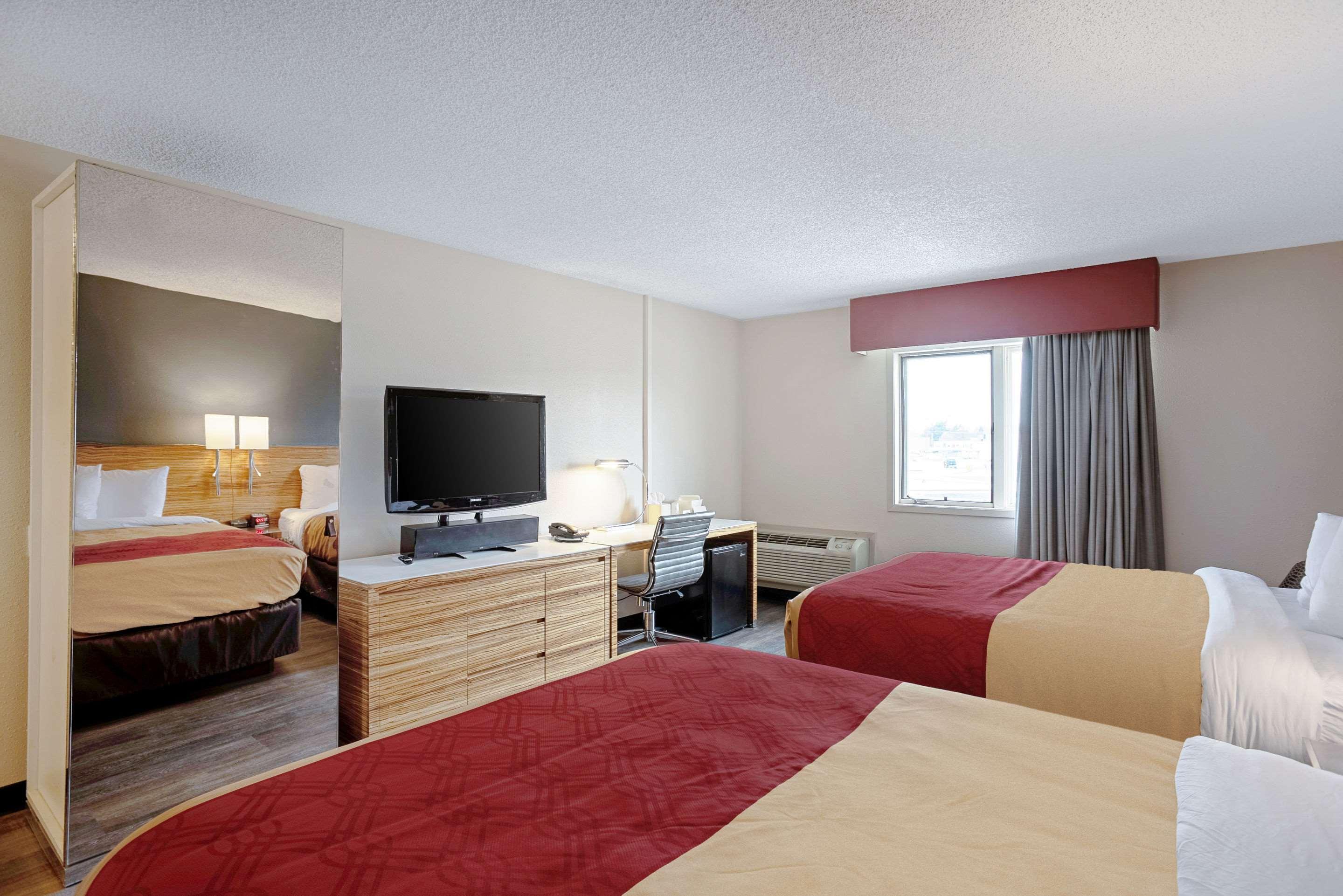 Quality Inn Frontier At Us Hwy 30 Clinton Exterior foto