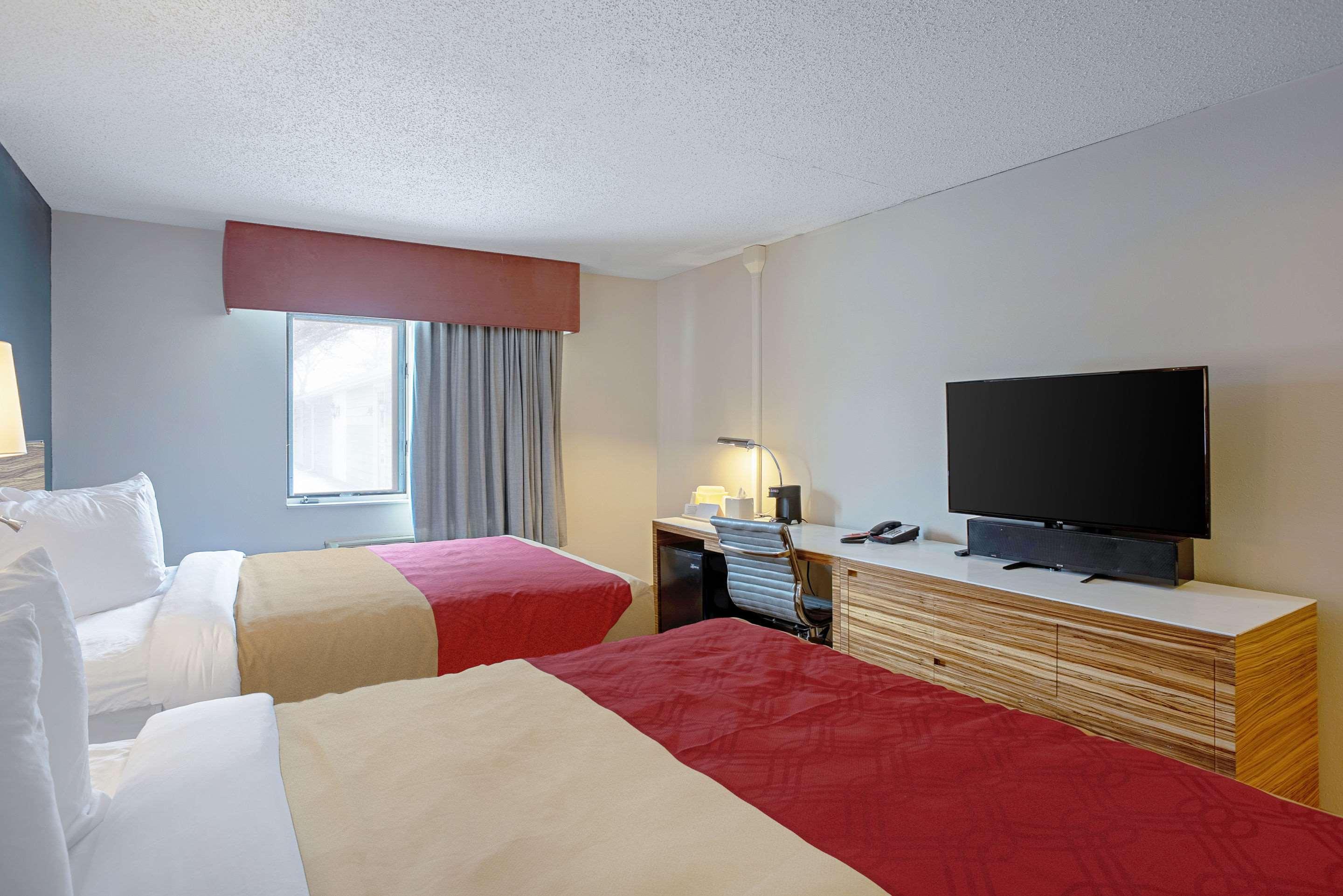 Quality Inn Frontier At Us Hwy 30 Clinton Exterior foto