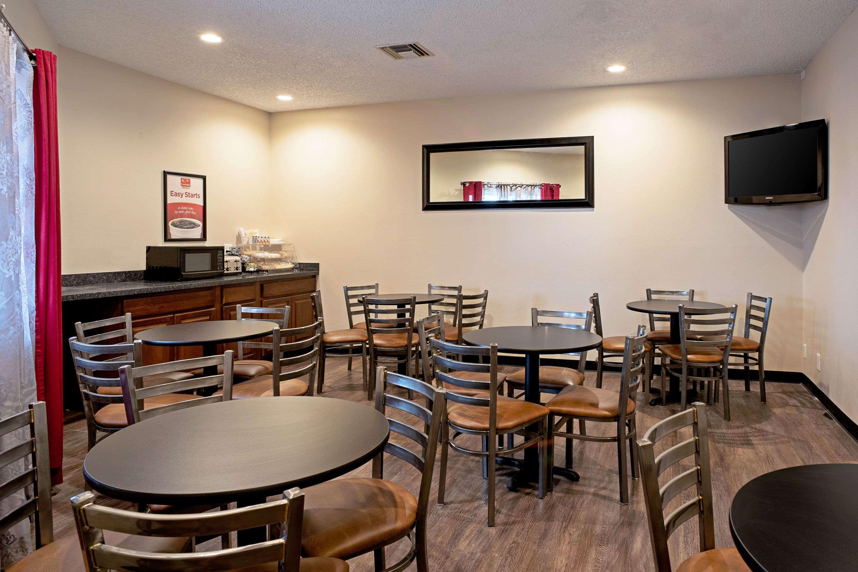 Quality Inn Frontier At Us Hwy 30 Clinton Exterior foto